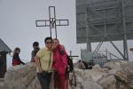 Munţii Dolomiti 3 - Ioana și Le lângă nelipsita cruce